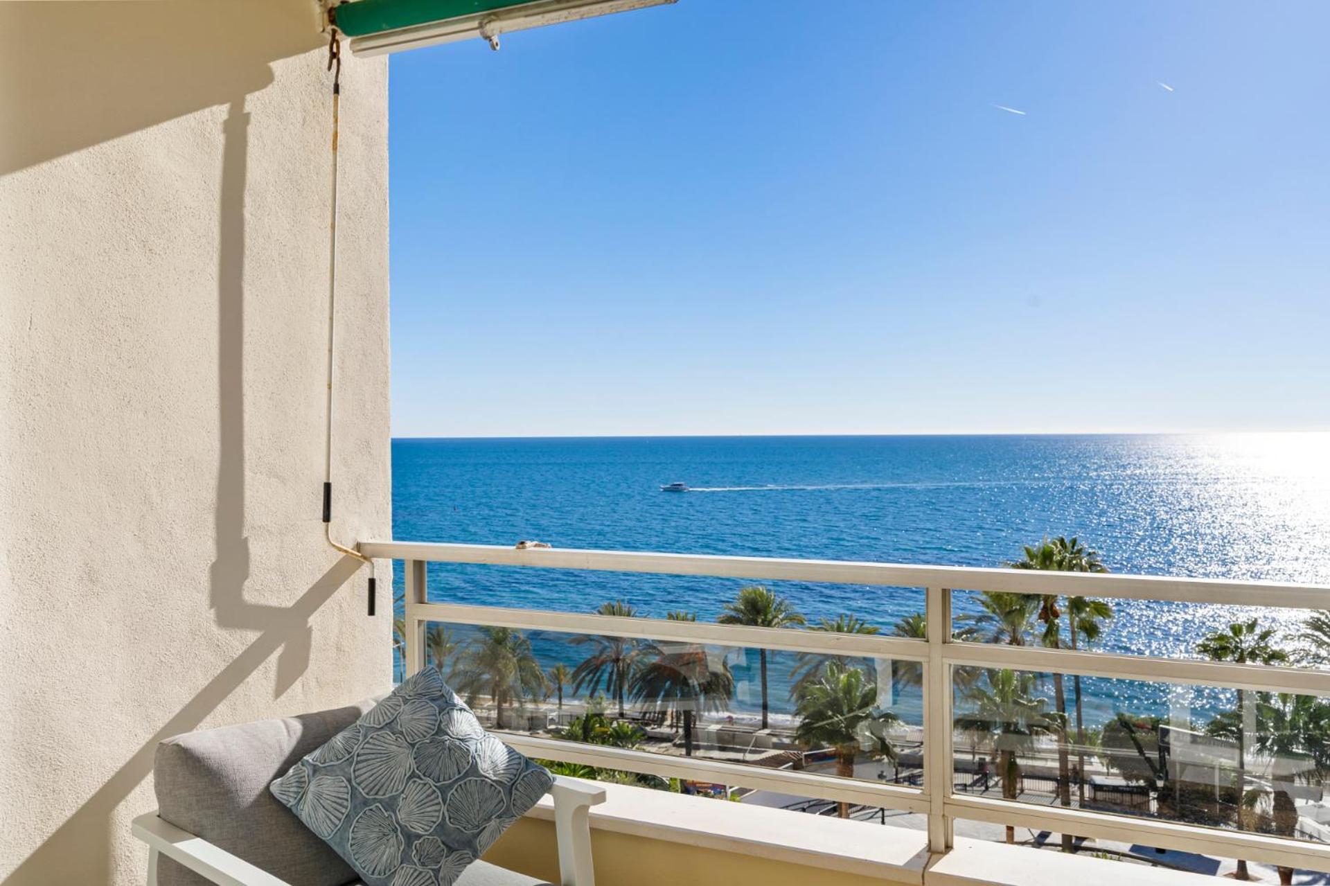 Beach Front Apartment With Pool 马尔韦利亚 外观 照片