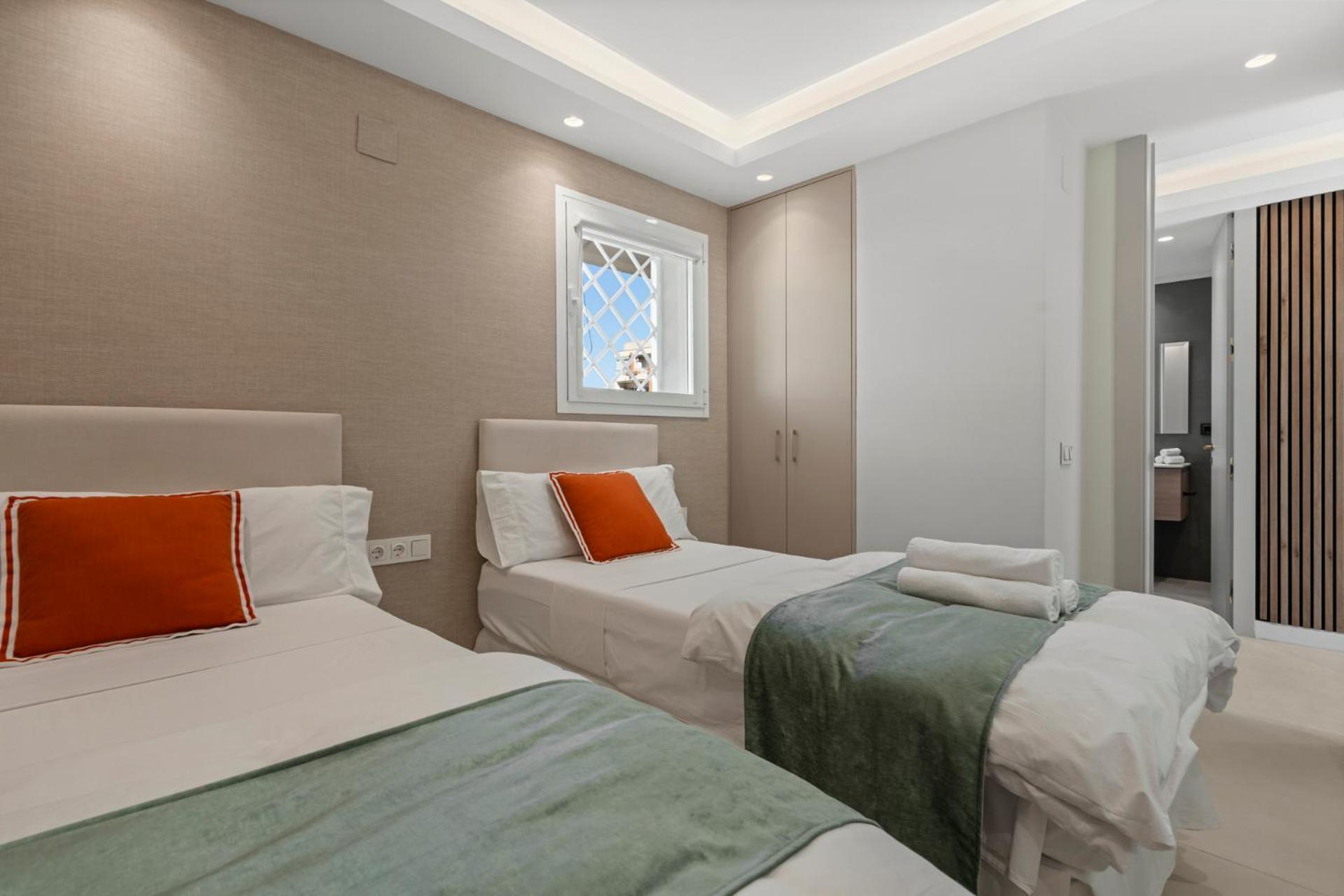 Beach Front Apartment With Pool 马尔韦利亚 外观 照片