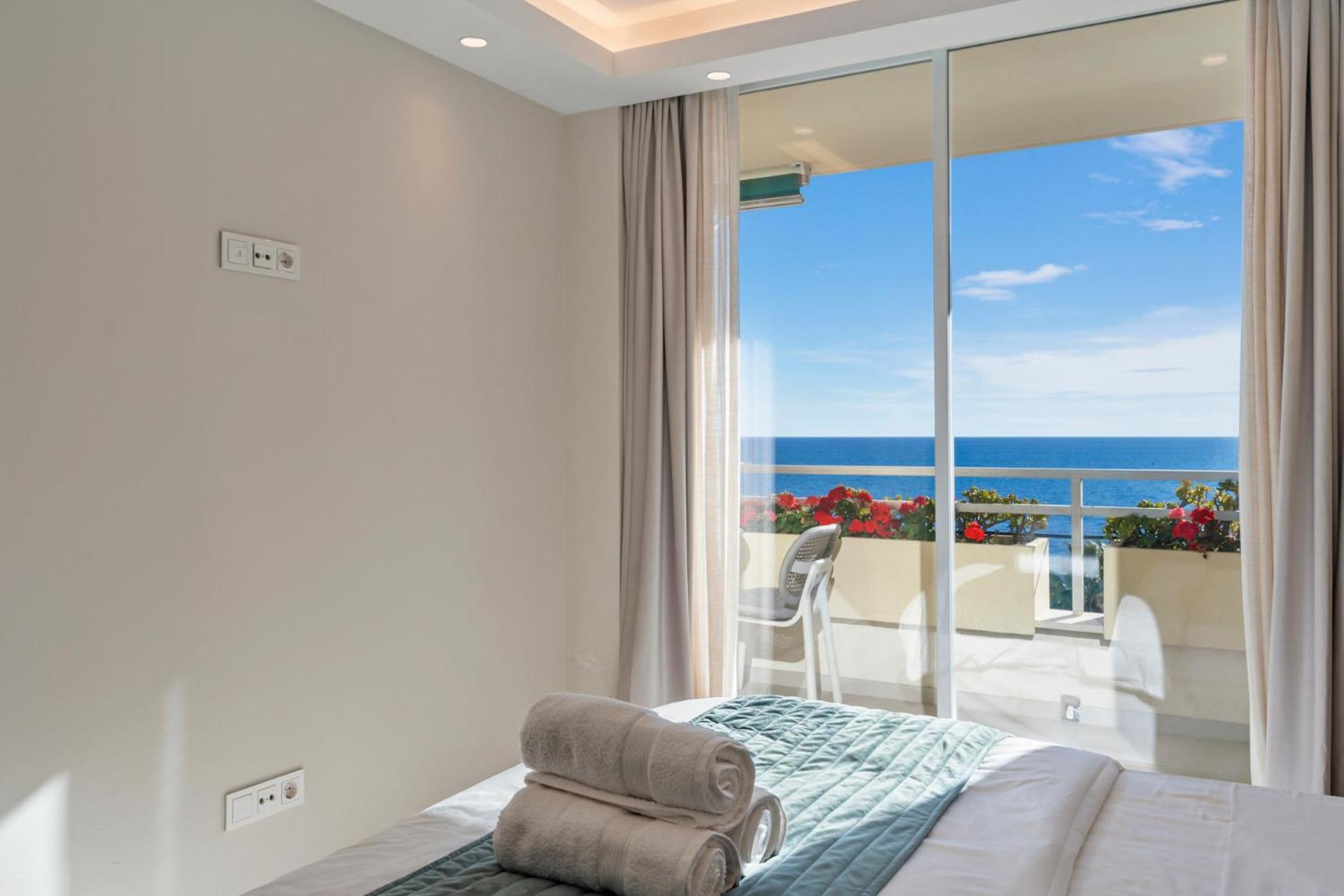 Beach Front Apartment With Pool 马尔韦利亚 外观 照片